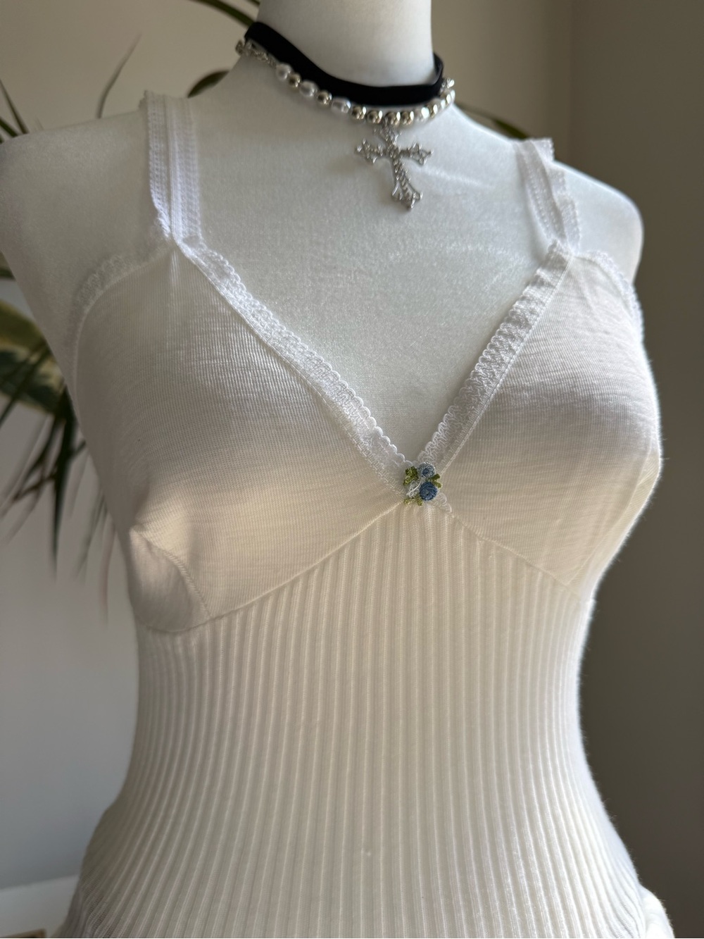 Vintage Wool Coquette White Ribbed Lace-Trim Cami with blue Floral Accent